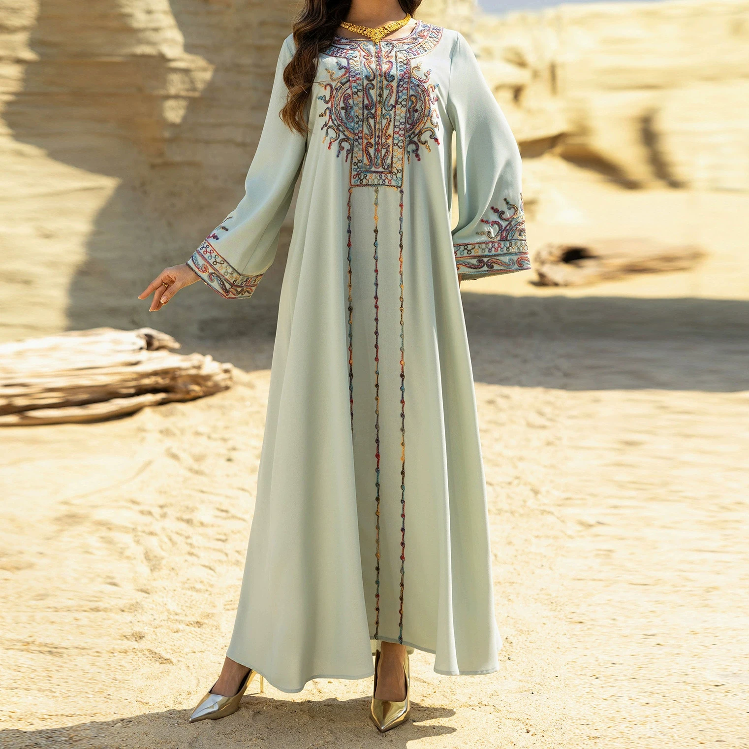 

2025 New Dubai Middle Eastern Robe Clothing Arab Robe Embroidered Dress-GZXX546