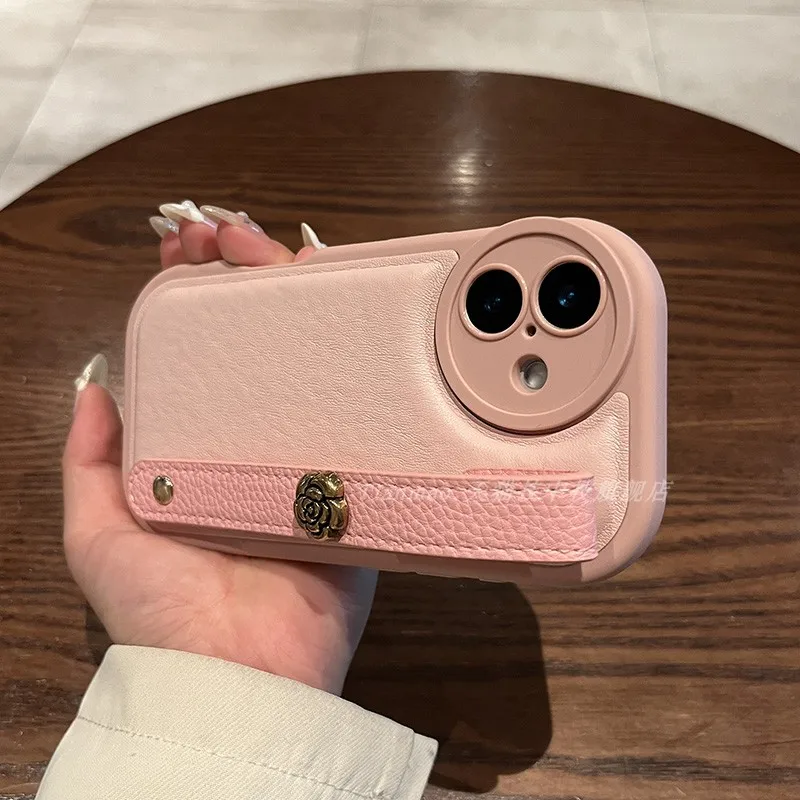 

Applicable Apple 16 Phone Case Chubby Leather Pattern Pink Camellia Wristlet iPhone 16promax Dopamine 15 15promax 14 Creative