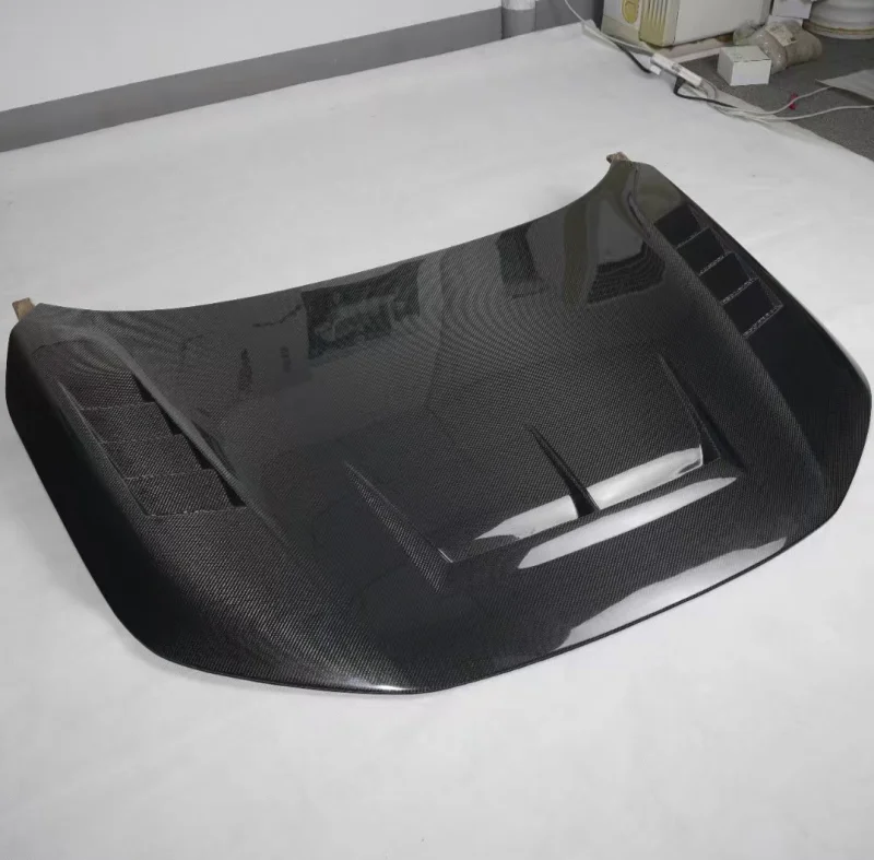 

Новинка 2026 года: Капот из настоящего карбона для Honda Civic Type R FL5 (11-е поколение)