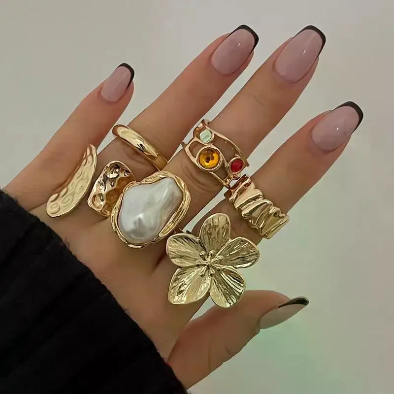 Retro Punk Metel Irregular Exaggerated Flower Ring For Women Elegant Baroque Pearl Open Ring Jewelry Accessories Gifts