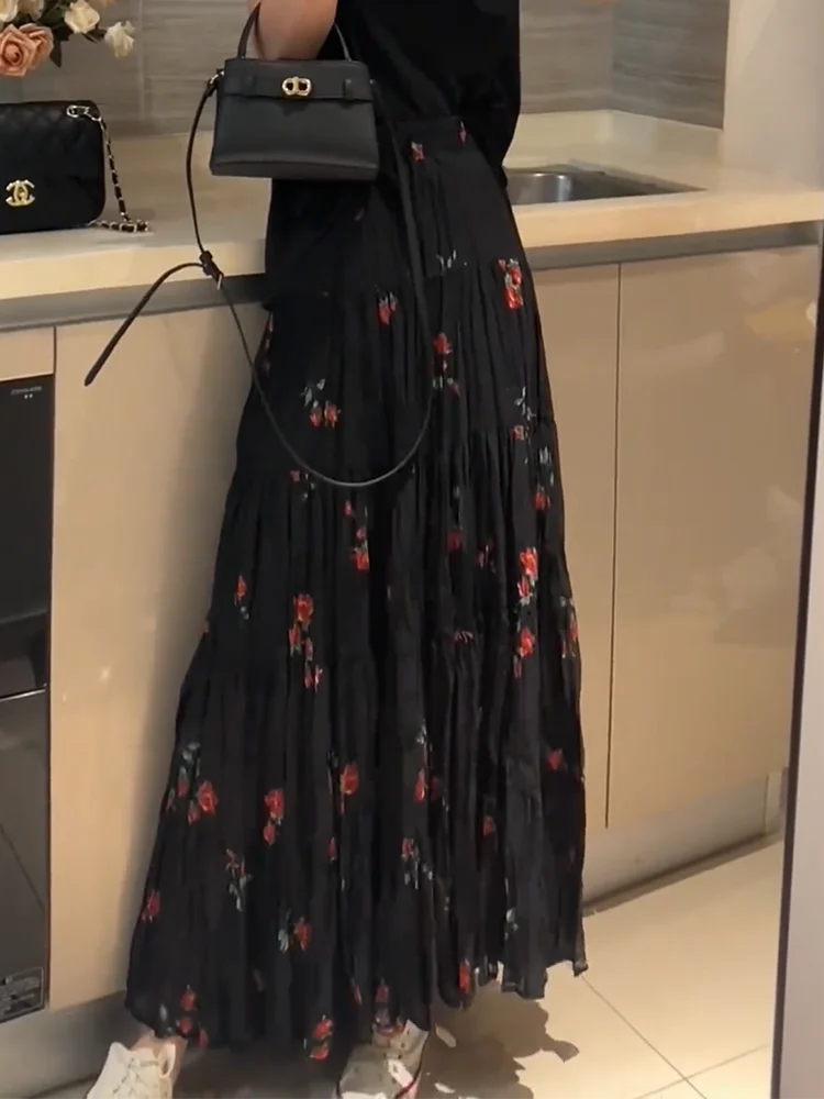 

Ретро-юбка А-силуэта 2025: Новая летняя модель с высокой талией, стройнящая, драпированная, универсальная, свободная длинная юбка для женщин