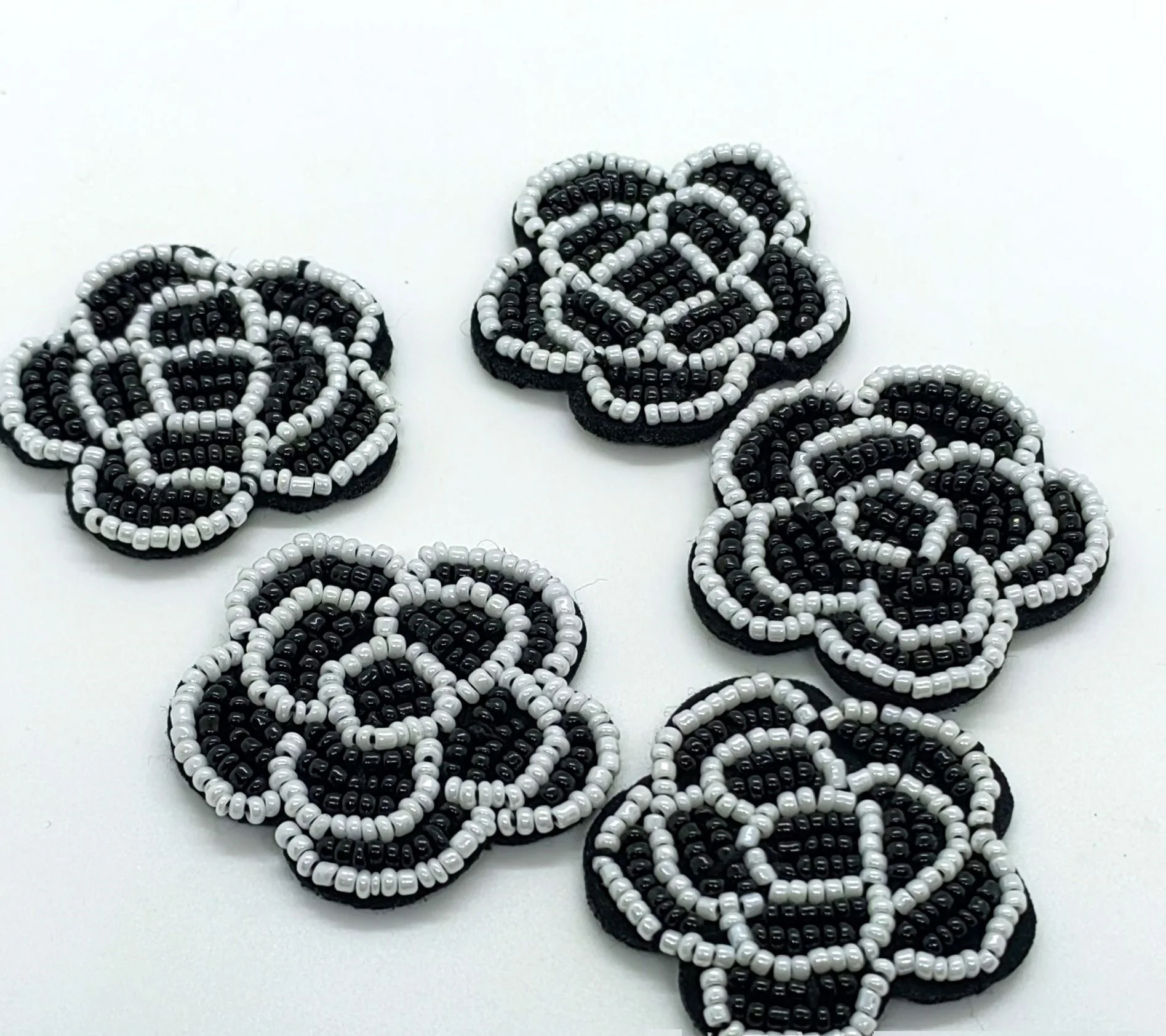 5PCS Handmade beaded fabric stickers camellia flowers flowers clothing accessories shoes hats bags decorative pearl flowers whol