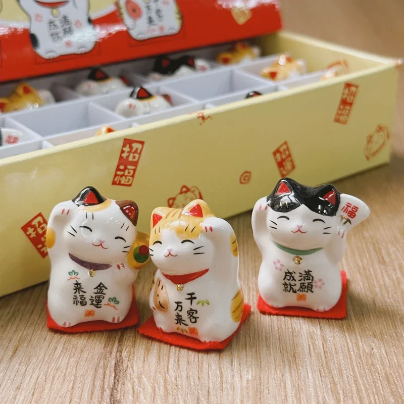 3 teile/satz Mini Japanische Keramik Glück Glück Katze, Desktop Auto Dekoration Figuren Nettes Kätzchen Maneki Neko Wohnkultur Ornament