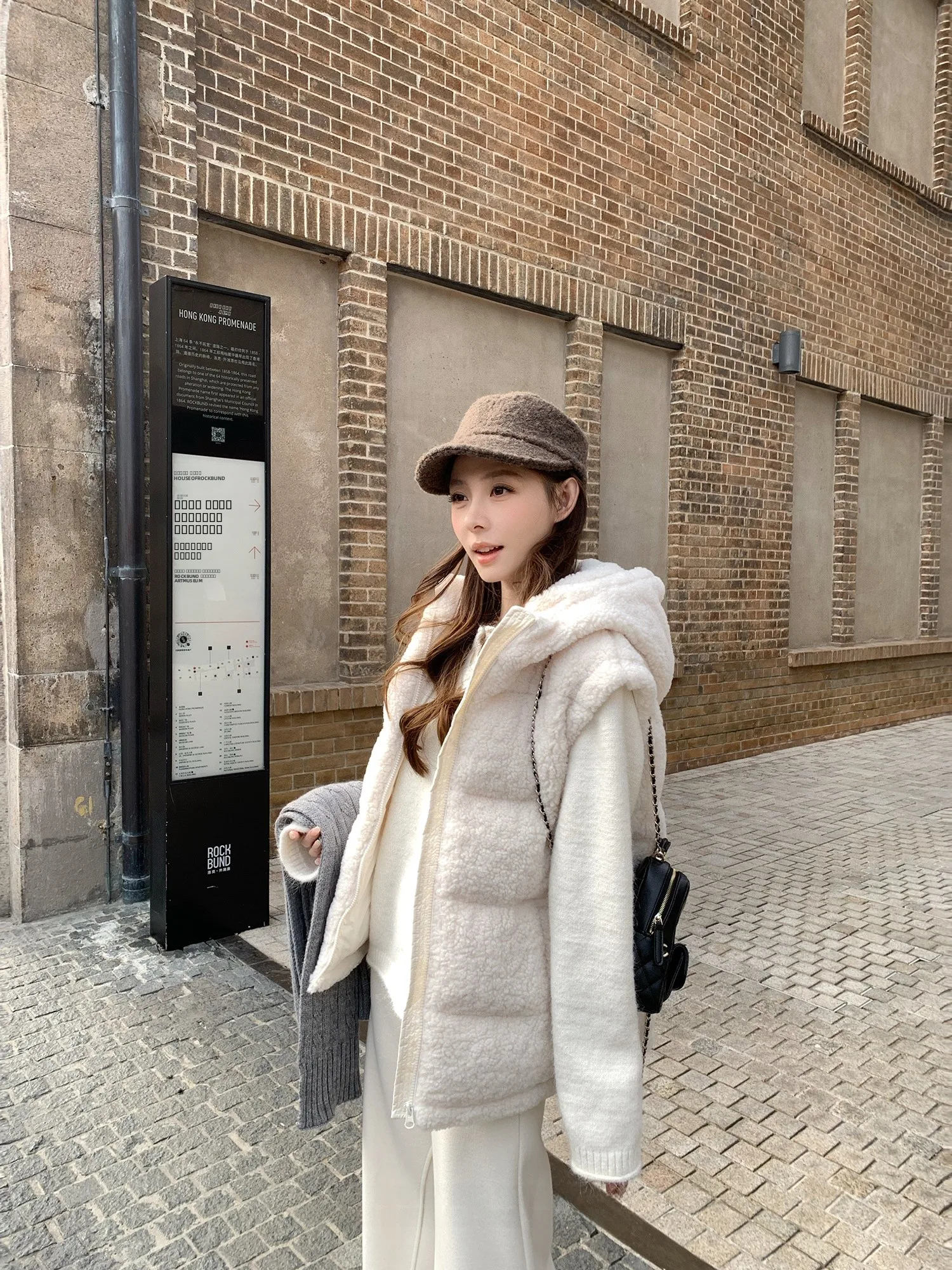 

Женский утепленный жилет Y Studio с капюшоном, имитация меха ягненка, теплая зимняя верхняя одежда, нежный стиль, стандартная длина