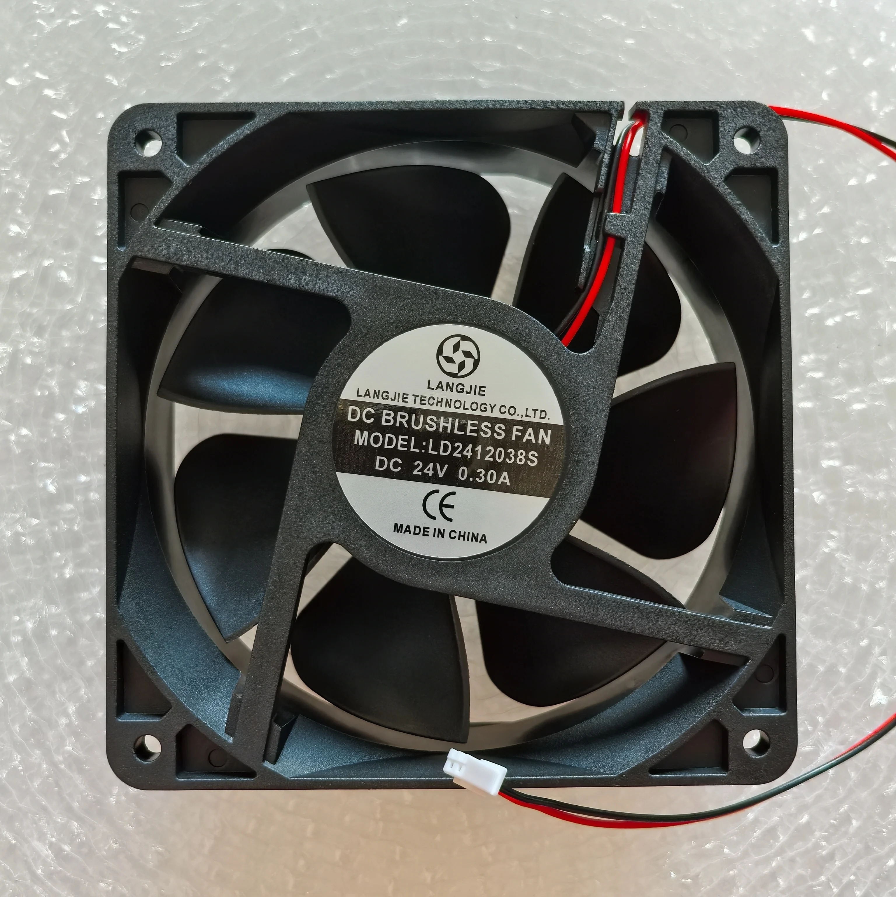

LANGJIE LD2412038S DC 24V 0.30A 120x120x38mm 2-Wire Cooling Fan