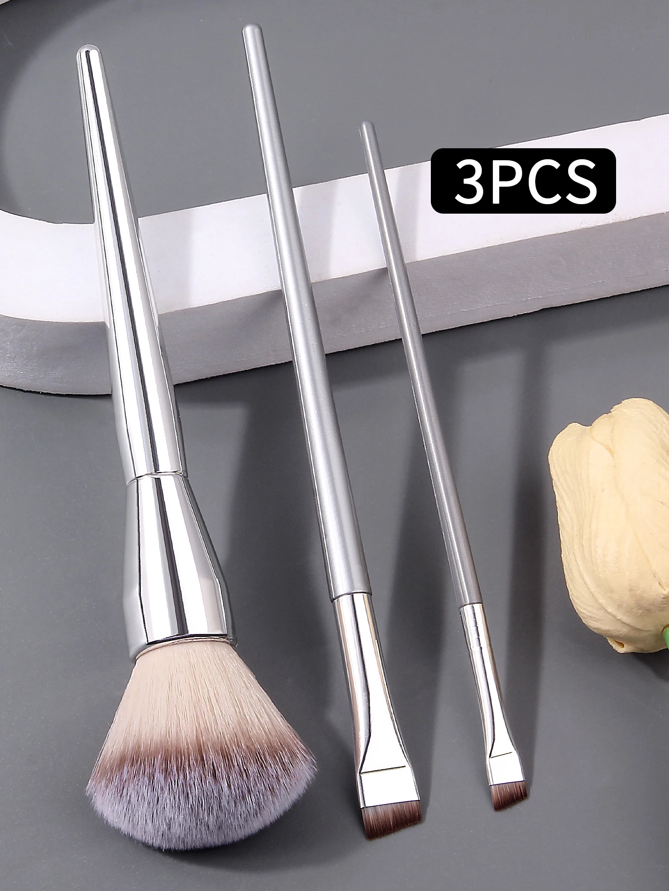 3 pçs prata mini conjunto escova em forma de flor blush escova + dois pincéis de delineador em forma de faca ultra-fino de diferentes tamanhos