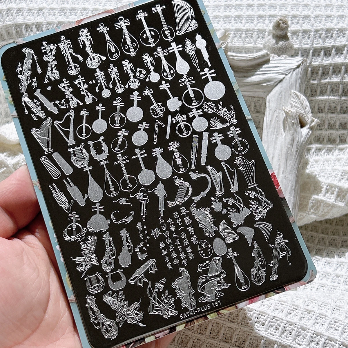 

Nail Art Stamping Plate, Stamping Steel Plate, Beginner-Friendly, No Hand Painting Needed, Nail Decoration Template, Classical Traditional Various Musical Instrument Patterns, Pipa, Guqin, Guzheng, Erhu Material Images, Transfer Printing Plate, Nail Art S