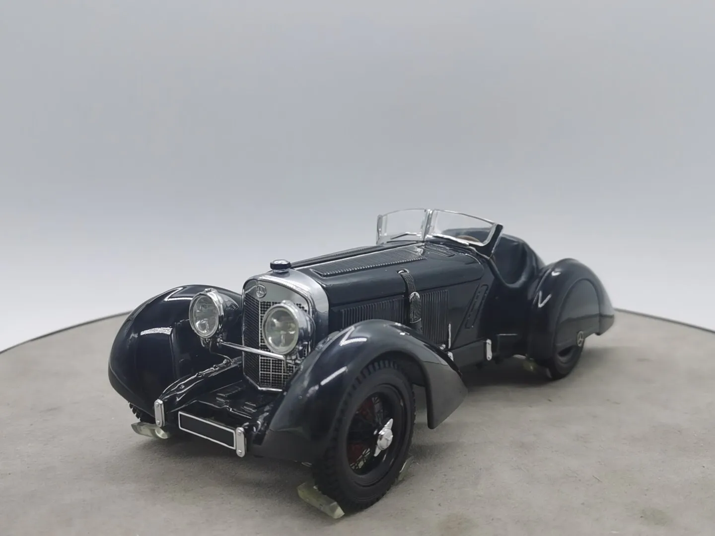 

CMC 1:24 500K 1932 Black Vintage Car Simulation Limited Edition All Open Alloy Metal Static Car Model Toy Gift