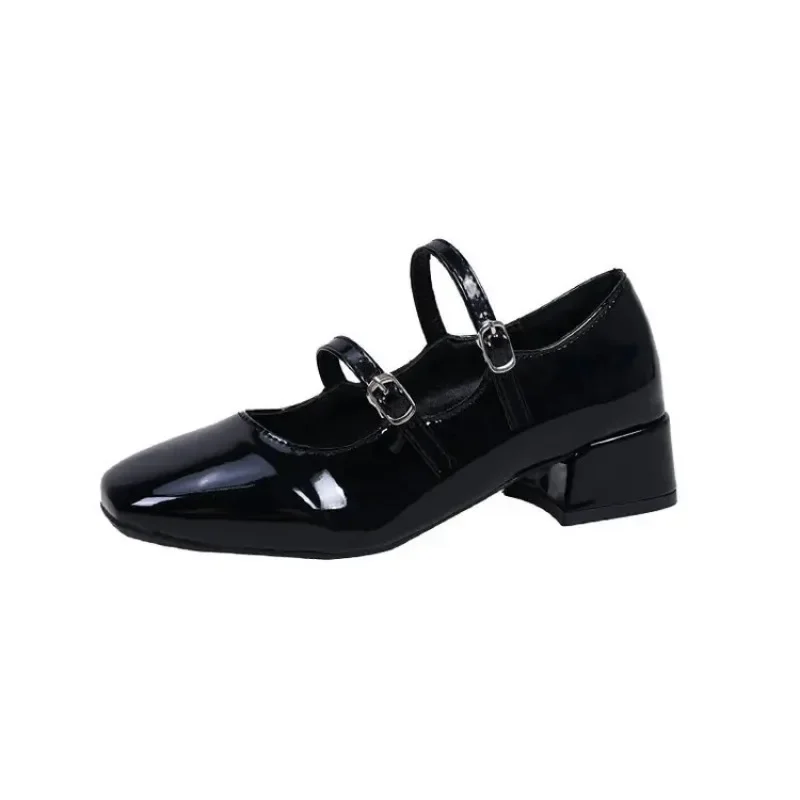 Maogu 2024 primavera francese retrò bocca poco profonda tacco spesso scarpe eleganti moda argento testa quadrata Mary Jane scarpe da balletto tacchi