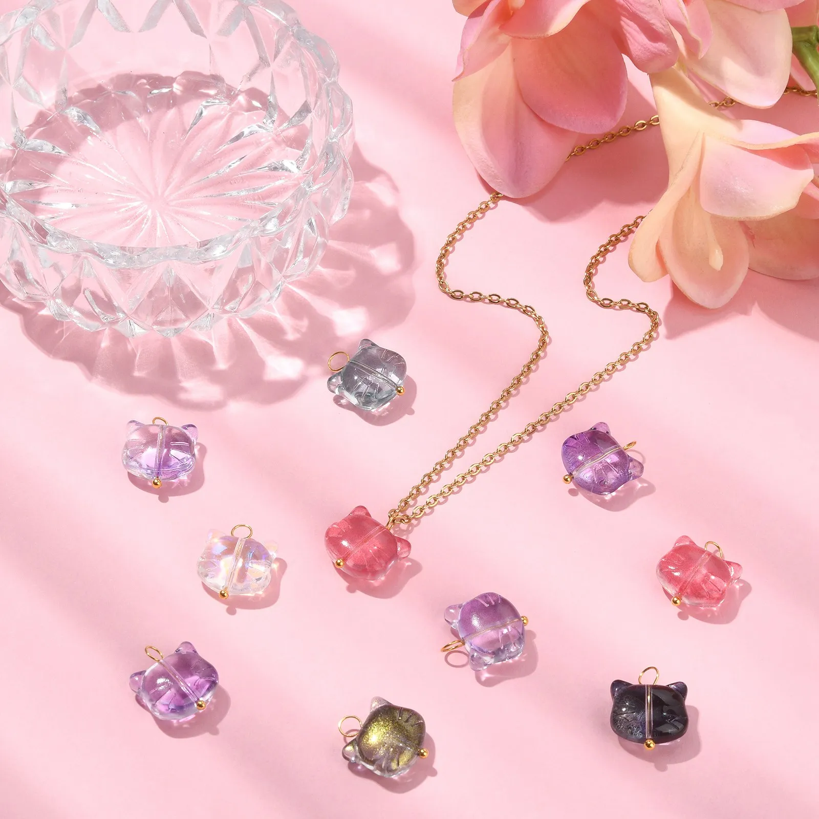 100Pcs 5 Colors Glass Cat Head Pendants Lovely Cat Head Beads with Loop Glass Animal Kitten Charms for Jewelry Earrings Making