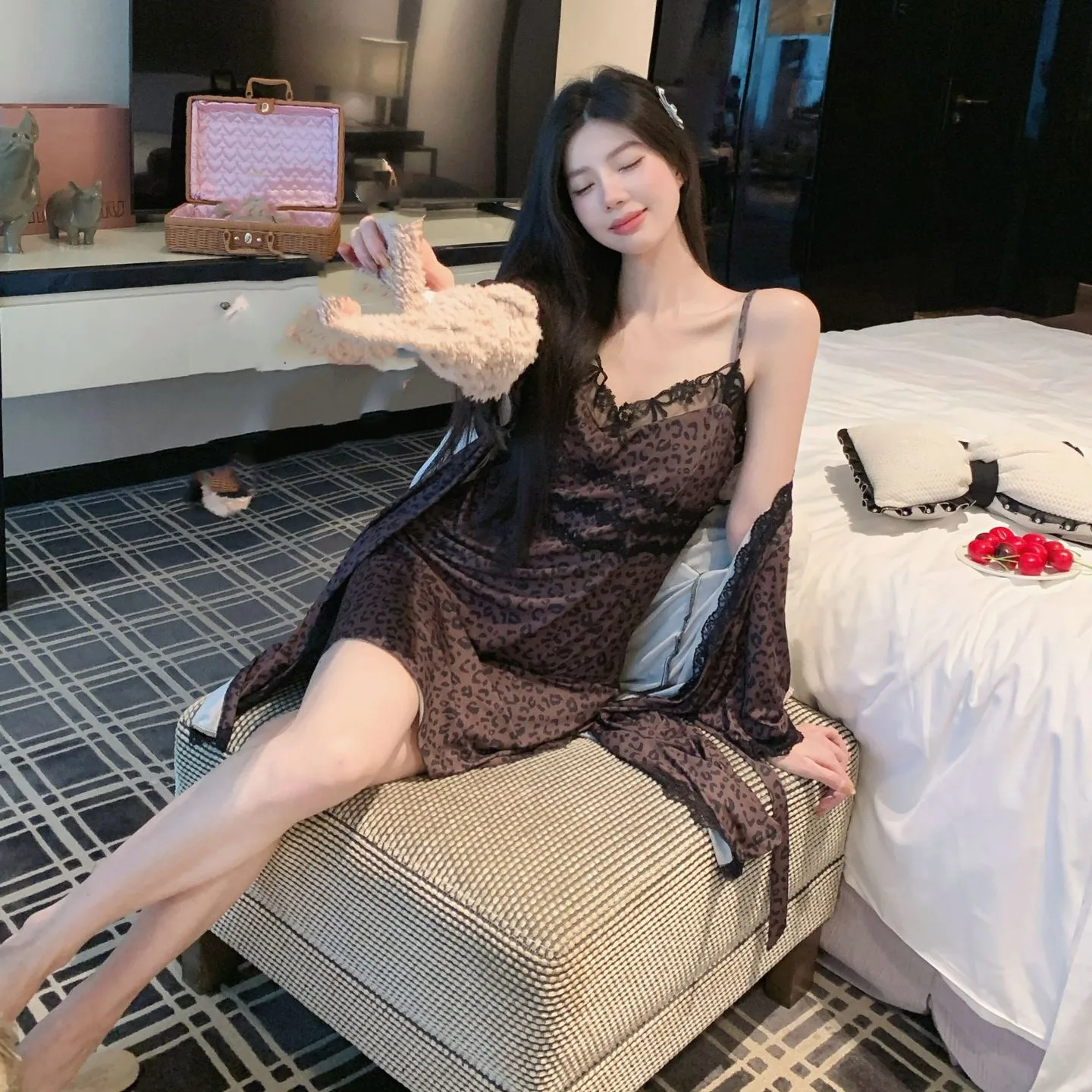 

Комплект из 2 предметов: ночная сорочка с кружевной аппликацией и леопардовым принтом, халат-кимоно из ледяного шелка, домашнее платье для сна, весна-лето, женская одежда для дома