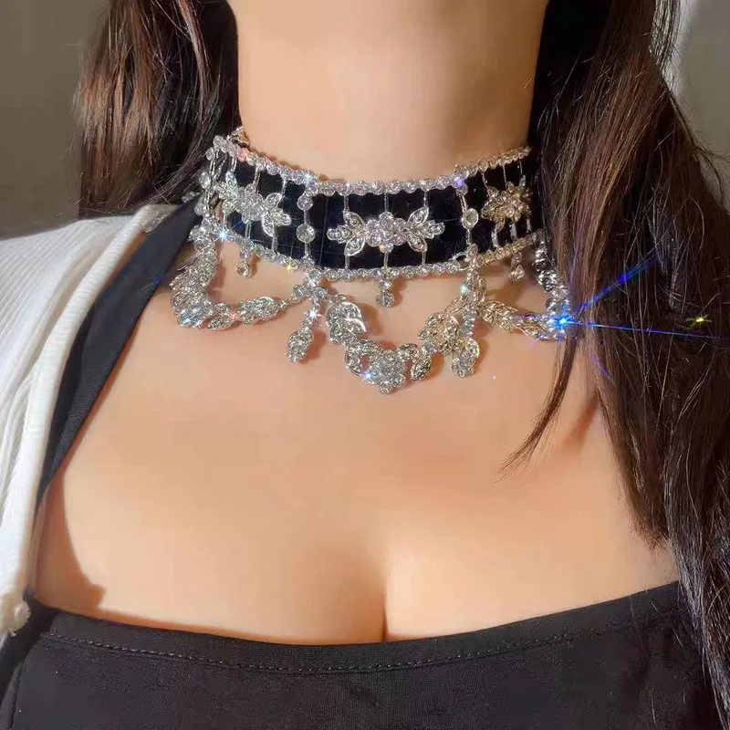 Elegante Samt Funkelnde Diamant Kragen Halskette Für Frauen Blatt Blume Quaste Anhänger Strass Schmuck Weibliche Zubehör Geschenk – Detail 3