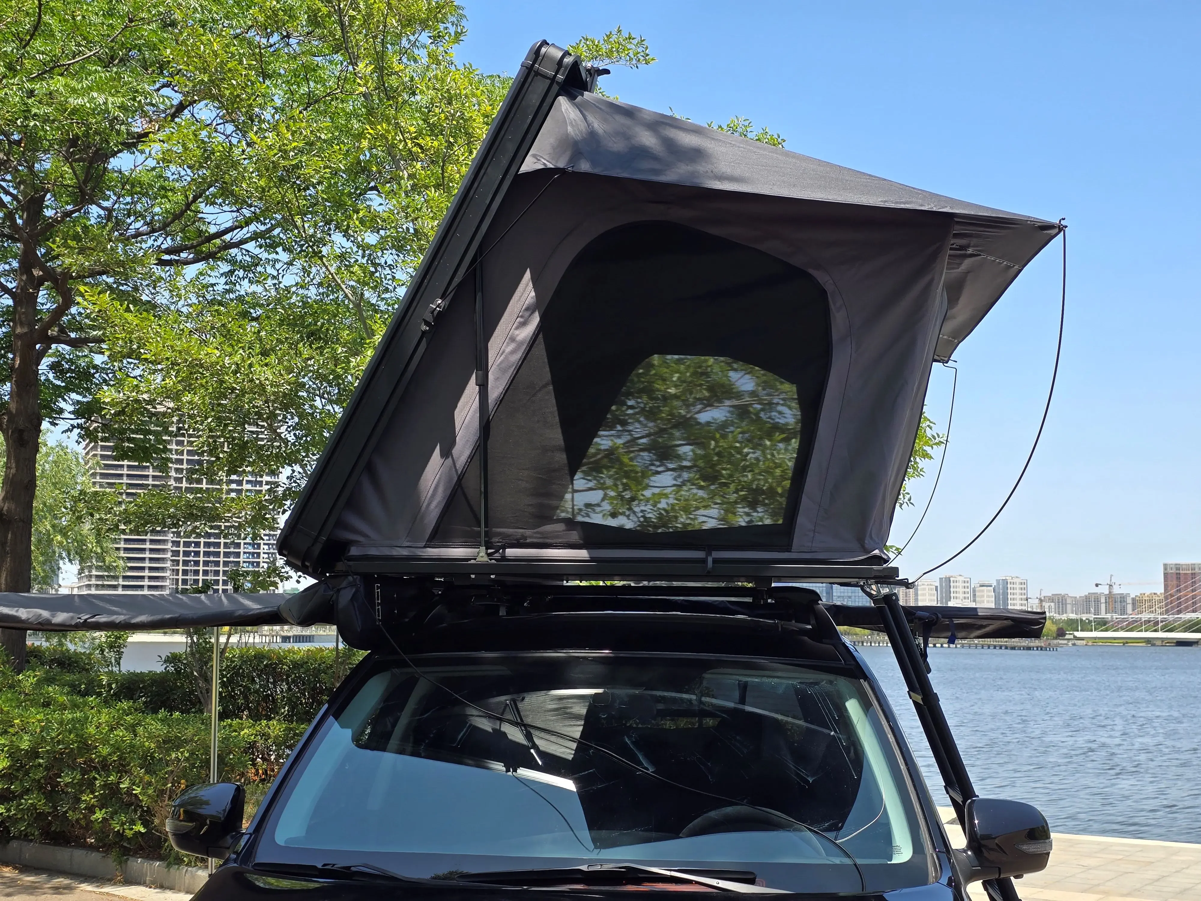 

Hot Selling Folding Off-Road Aluminium Shell Camping Car Roof Top Tent Outdoor Camps Tent