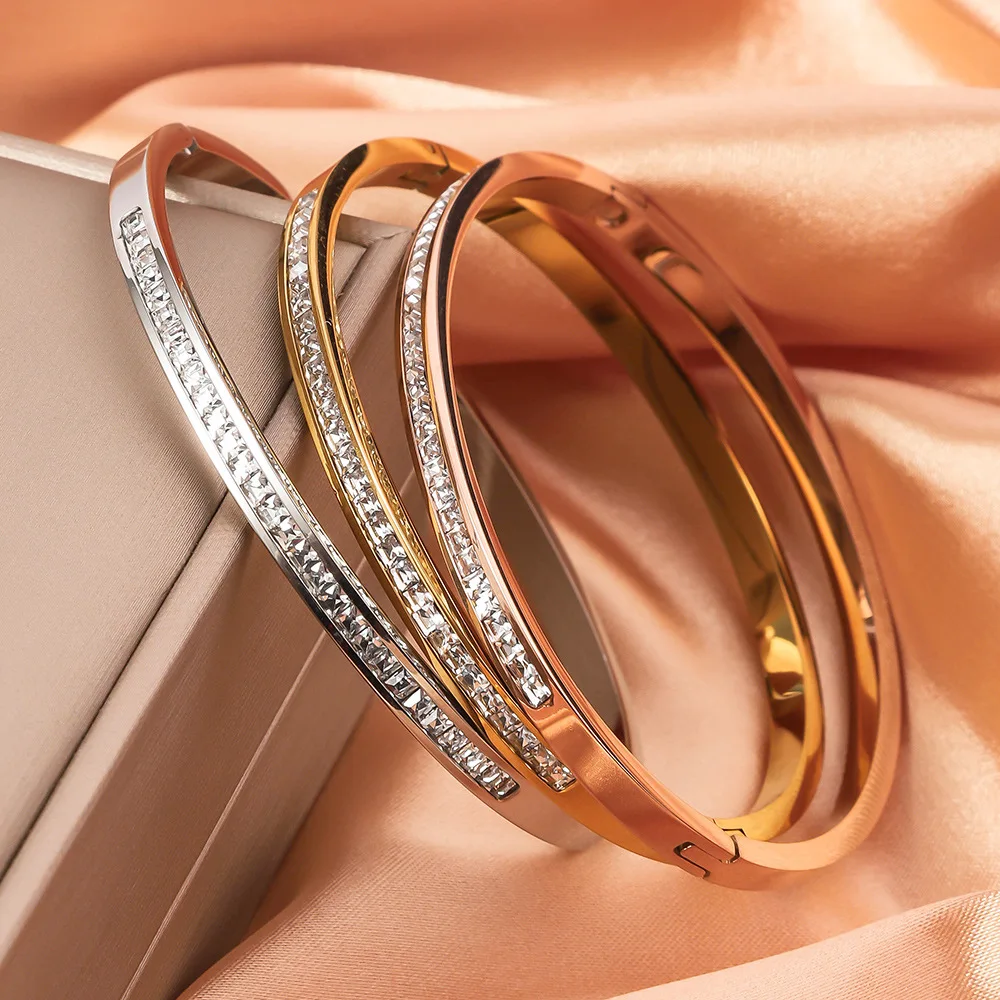 

Fashion Stainless Steel Bracelets Skyful Star Colourfast Bracelets for Women Bangle Light Luxury Paty Jewelry Gift Accessories