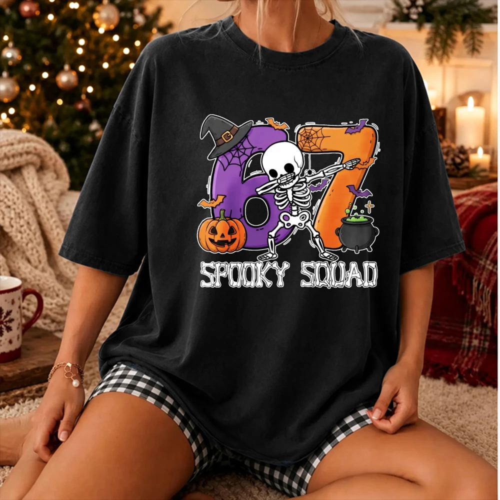 67 Spooky Squad Graphic T‑Shirt Dabbing Skeleton Witch Hat Pumpkin Cauldron Spider Web Bat Cute Spooky Halloween Fall Casual Top