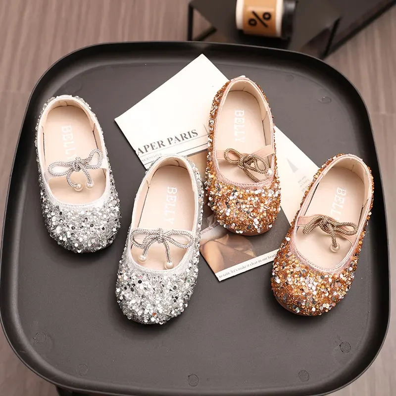

Кожаные туфли принцессы с блестящим бантом для девочек, модные туфли на плоской подошве со стразами — обувь для больших детей на мягкой подошве для детей от 1 до 8 лет