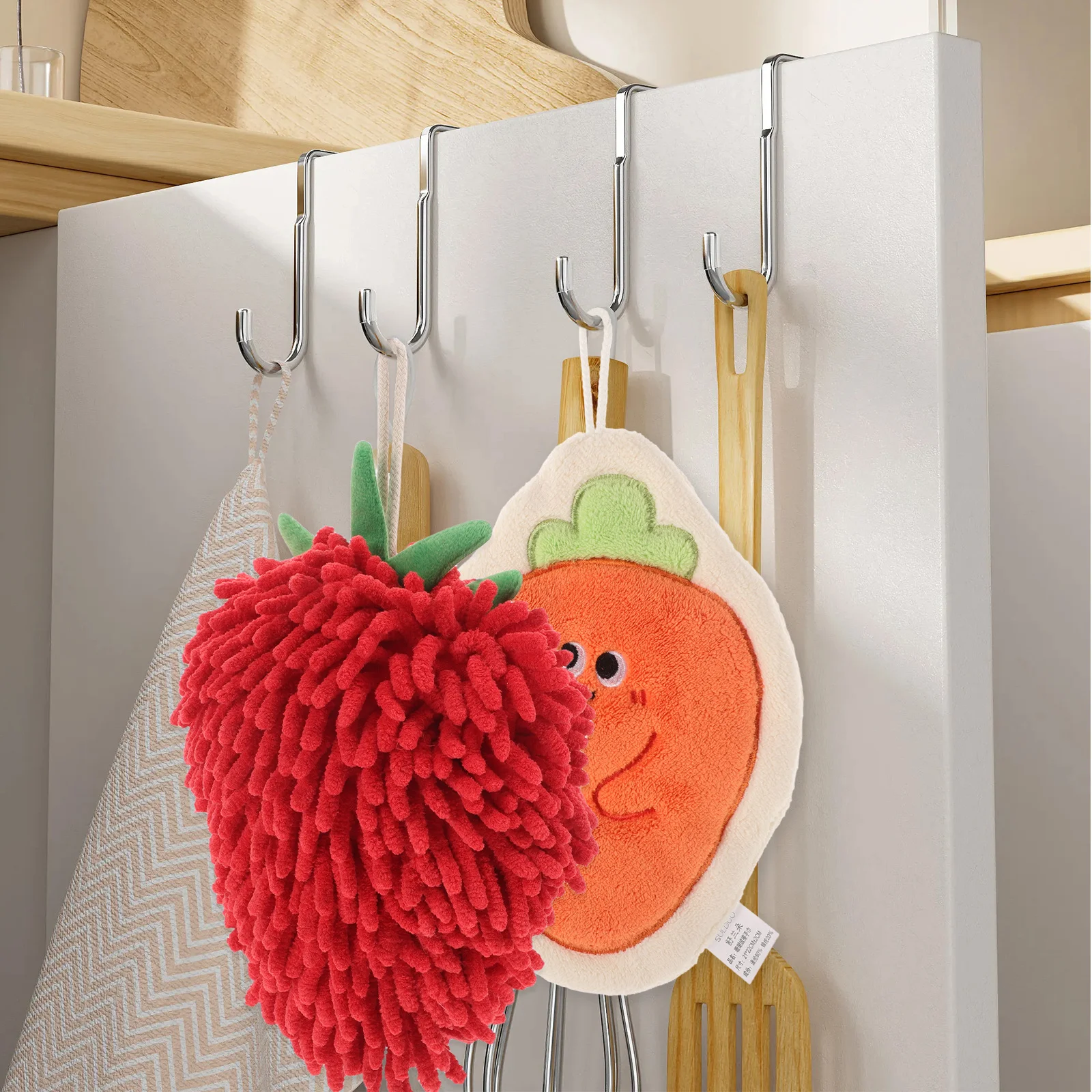 

Chenille Strawberry Hand Towel Ball for Bathroom Kitchen Easy Hang Adorable Fruity Decor Hand Towel for Bathroom