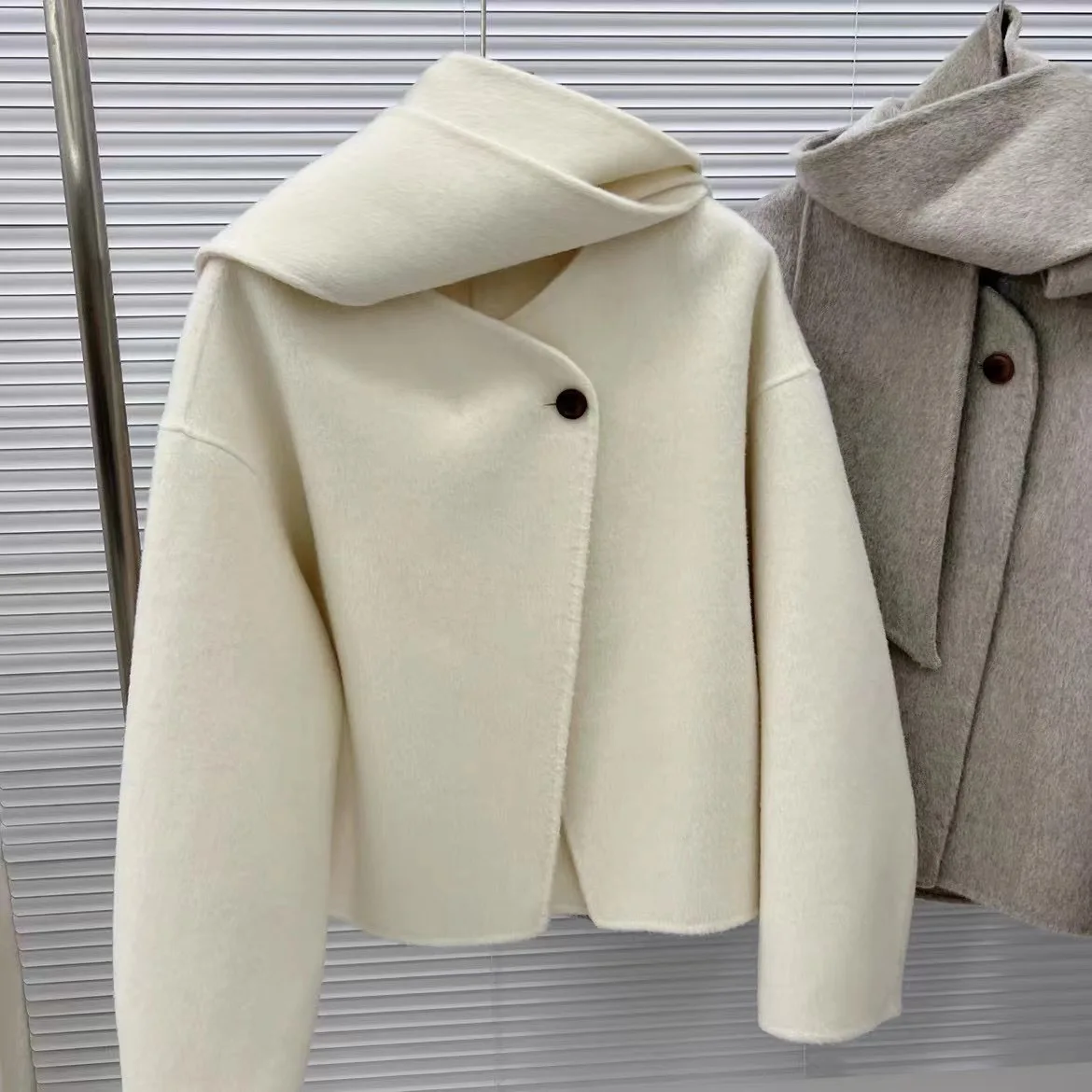 2024 Women Autumn Coats One Button Design Woolen Coat With Scarf Elegant Beige Gray Woolen Coat Veste Femme Tops