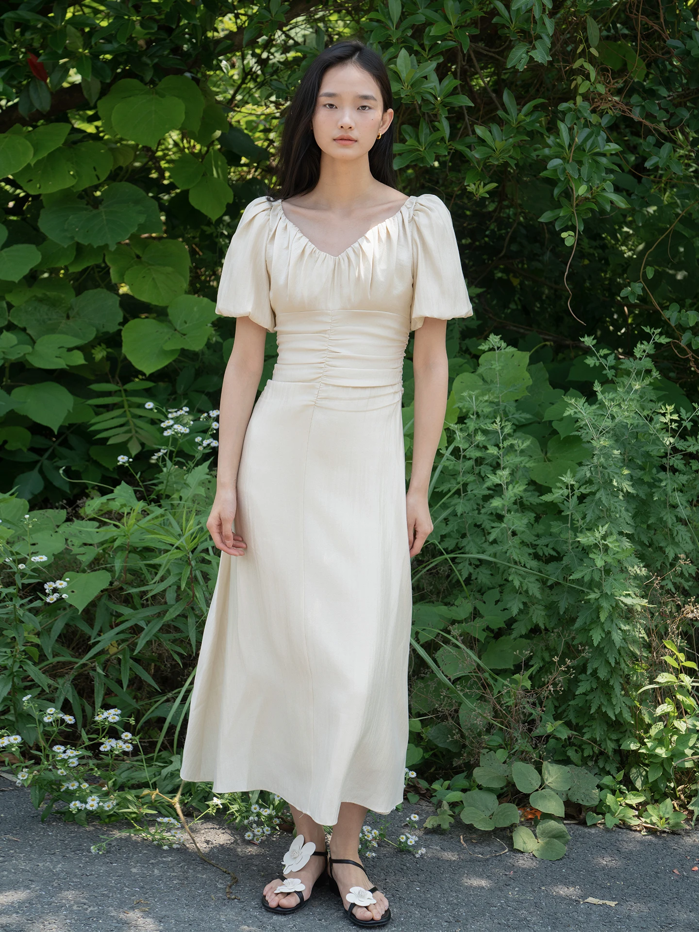 

Retro V-ne Pleated Waist-cinching Dr Champagne Color Long Dr Beach Vaion Simple Sle A-line Skirt Bubble Sve