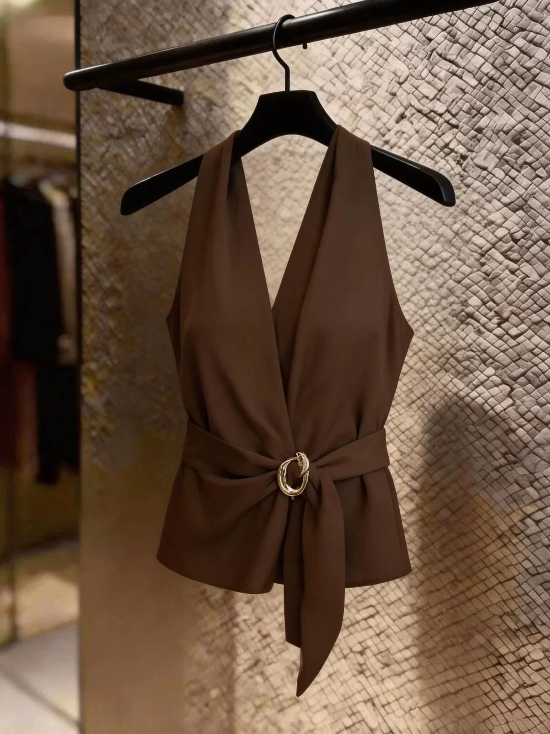 

Elegant V-Neck Hanging Neck Vest Slimming Fashionable Summer Top Casual Style Belted Waist Small Shirt for Women
