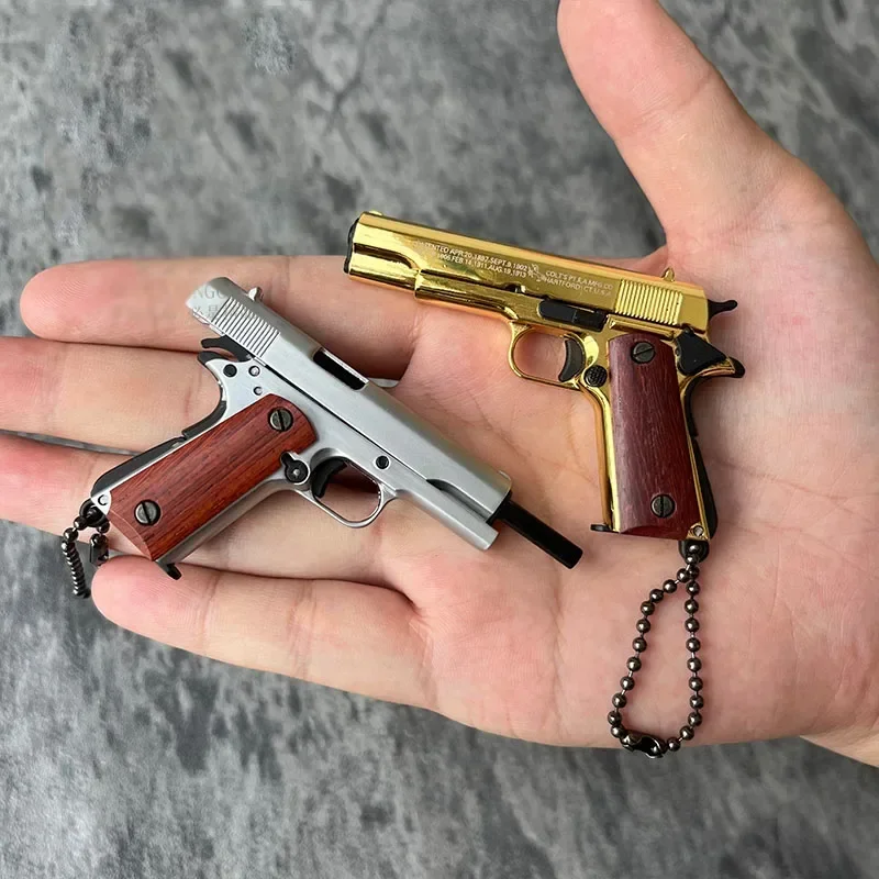 1PCS 1:3 Mini M1911 Gun Pistol Toys Miniature Model Keychain Full Metal Shell Alloy Can Not Shoot Gift (No Box)