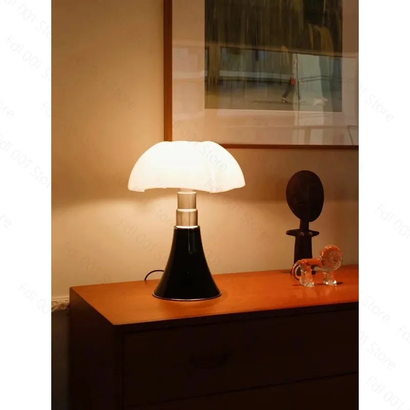 Vintage  Petal Table Lamp Nordic Retro Bedside Lamp for Bedroom Living Room Home Decoration