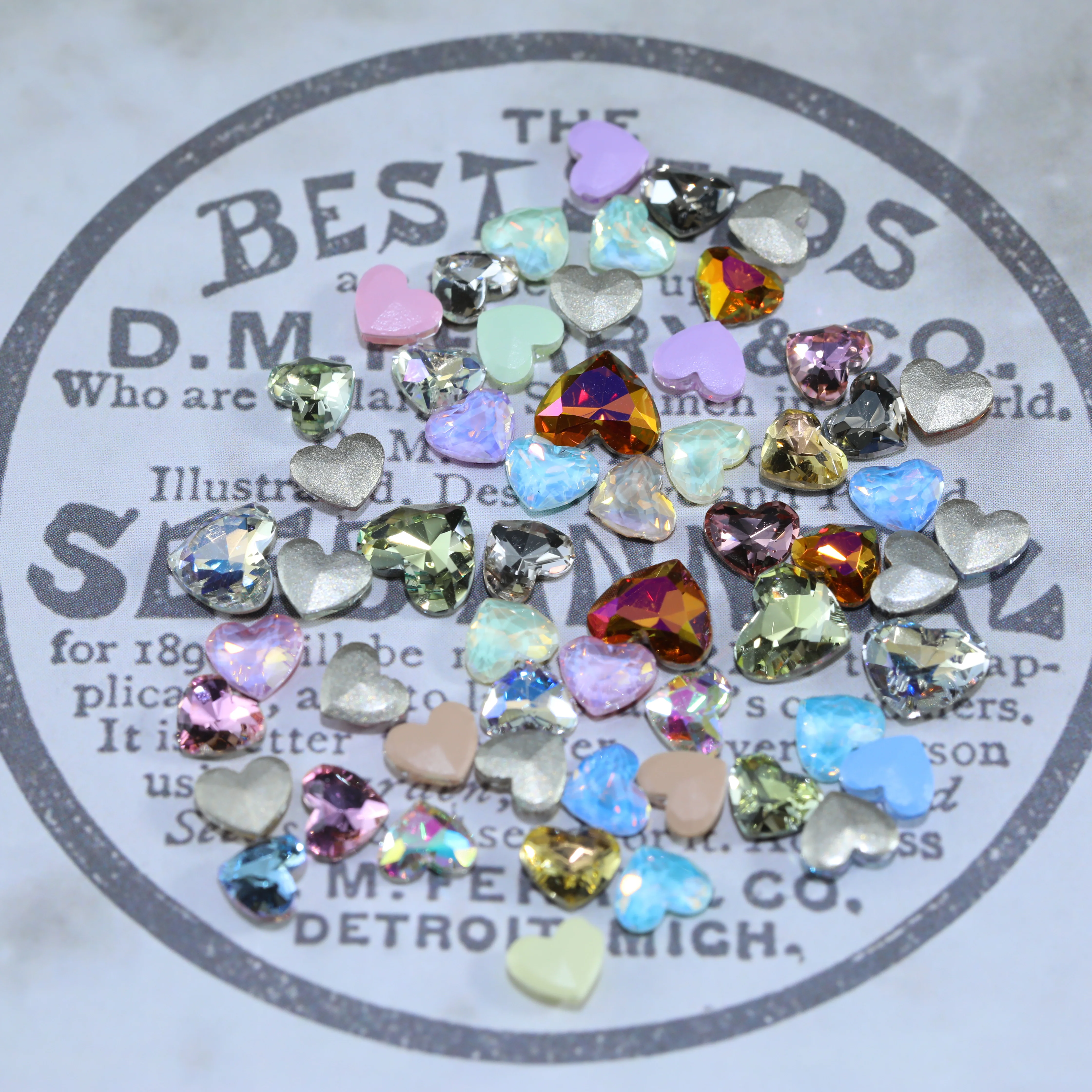 Herzförmige Flache Rückseite mit Abgeschrägter Kante Plus Strass Glänzende Kristall-Verzierungsteile für Nagelkunst, Taschen, Hochzeitskleider, DIY-Handwerksdekoration – Detail 6