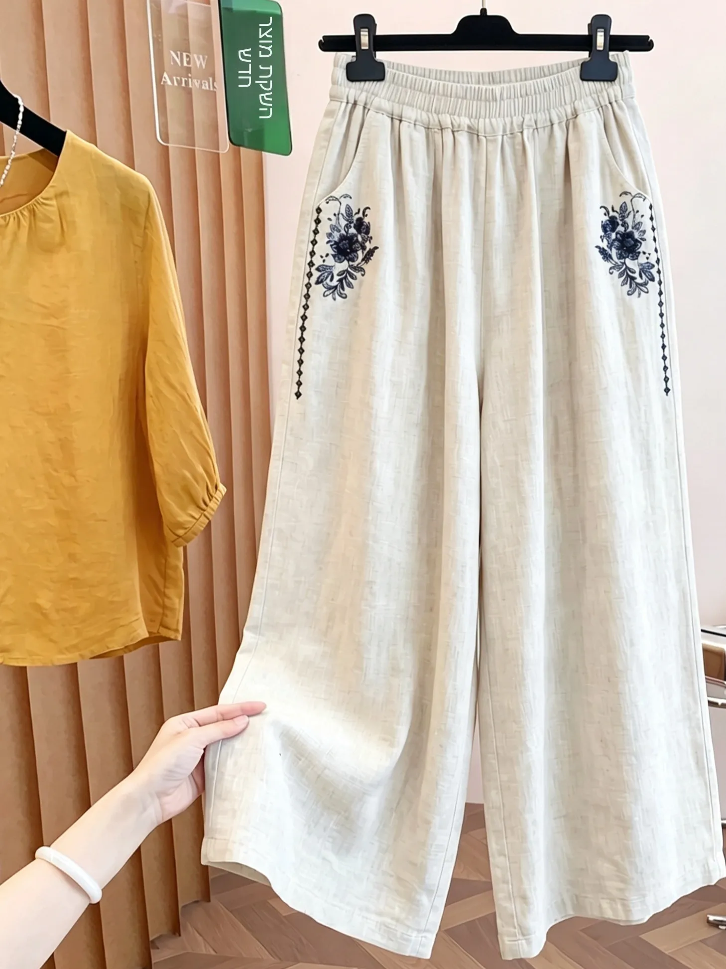 

Summer Artistic Women's Loose Fit Linen Pants with Pockets Casual Wide Leg Straight Cut Trousers for Ladies Casual Outfits