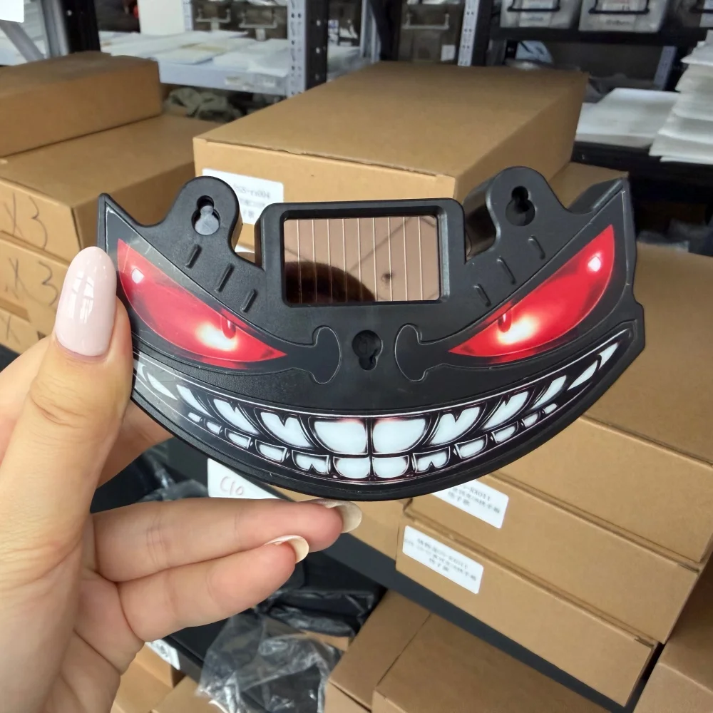 Flashing Dynamic With Multiple Styles Of Devil Smiley Faces, Solar LED Multifunctional Light, Suction Cup Installation