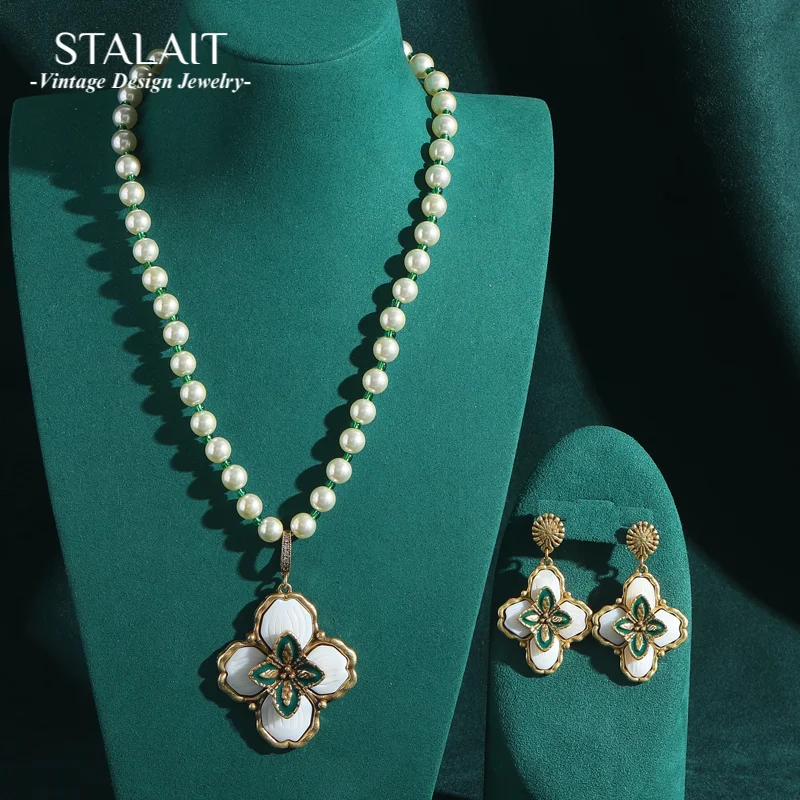 

Vintage Clover Jewelry Set Gold Color 4 Leaf Bride Necklaces For Woman Antique Shell Luxury Freshwater Pearl Wedding Earring