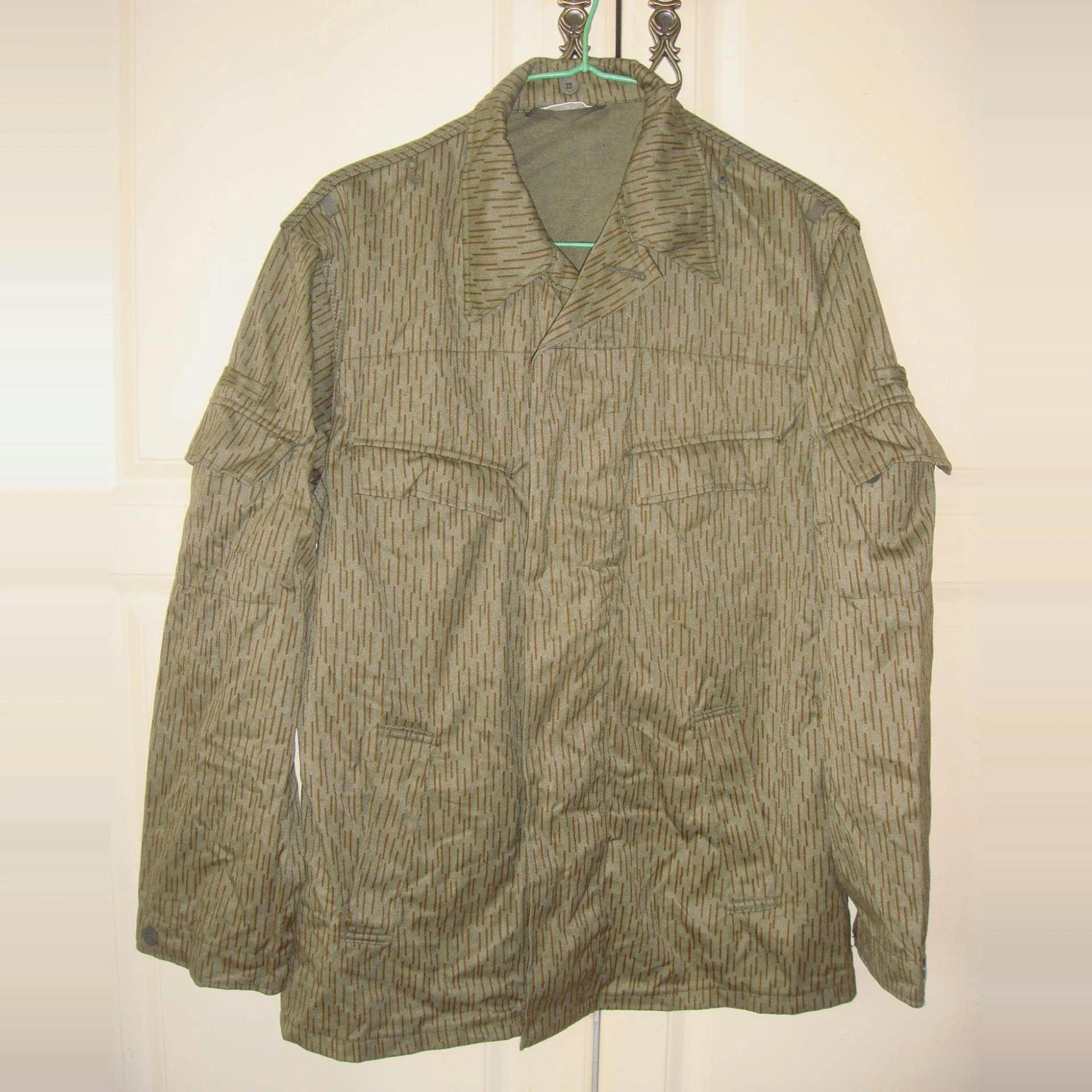 

East Germany/Democratic Germany/German Army/Raindrop Camouflage Jacket (Mid Range)