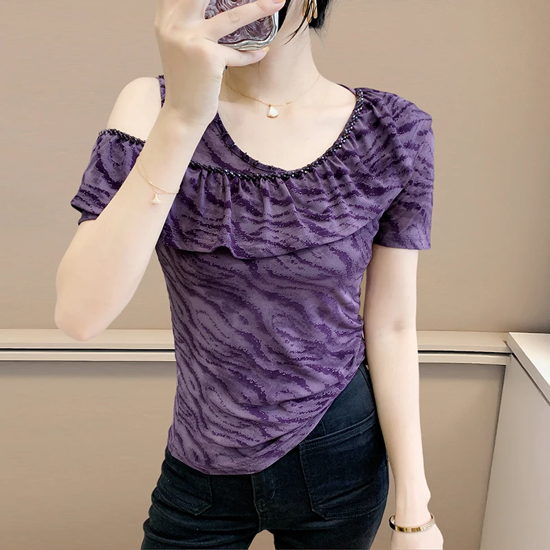 Letnia damska koszulka z odkrytymi ramionami i kołnierzykiem z falbanami Eleganckie, dopasowane, wszechstronne topy stylizacyjne