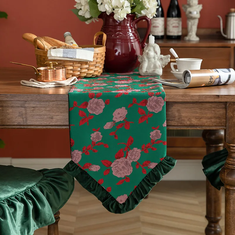 American Retro Table Runner Light Luxury 3D Jacquard Red Rose Tablerunner Velvet Edge Home Coffeetable Cover Green Tablecloth