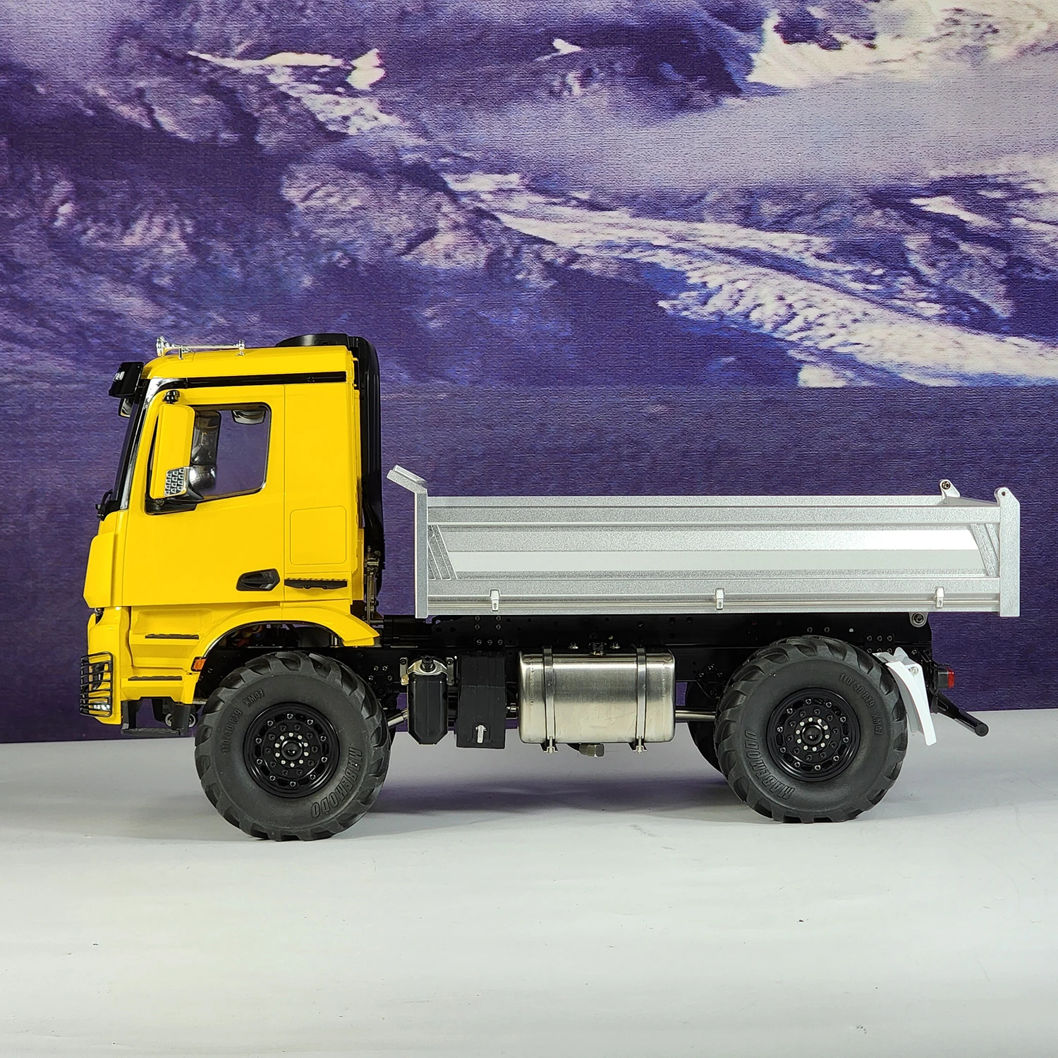 3363 RC Truck 1/14 4x4 Hydraulic RC Dump Truck Model RTR Upgraded Version with Light Sound System Remote Control Car Boy Toy