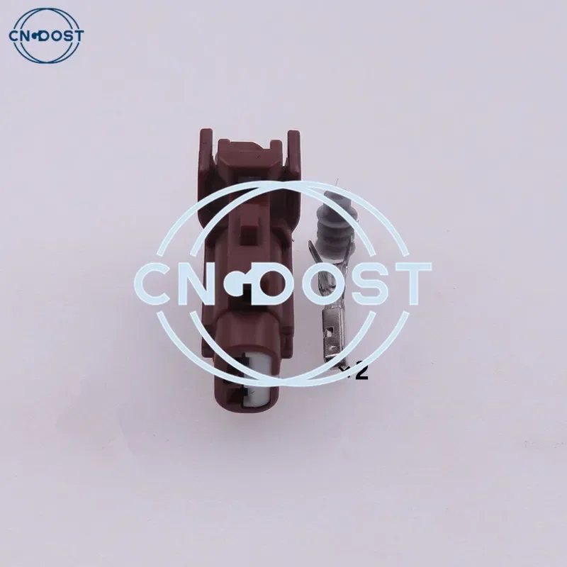 

1 Set 2 Pin 7183-7870-80 7183-7870-10 Auto Buzzer Electric AC Assembly Socket For Nissan 7158-4890 Car Accessories Plug