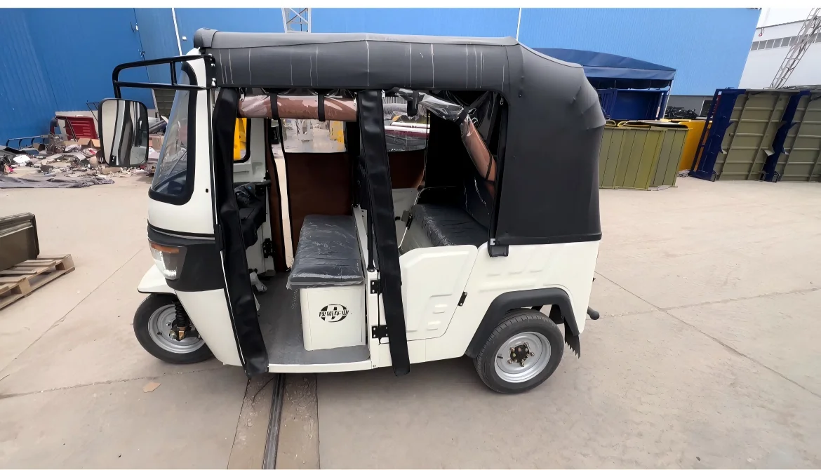 hf-Popular Motorized Open Rear-engine Tuktuk Vehicle with Customizable Colors for Passenger Use