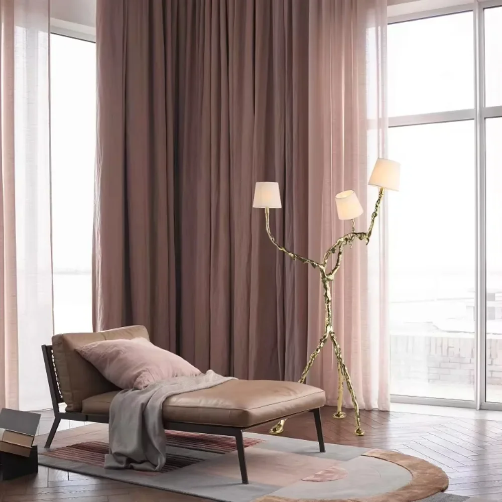 高級装飾ホテルロビー三脚ツリー彫刻麗光ヴィラリビングルーム銅フロアランプ