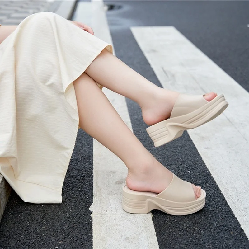 Summer Fashion Platform Sandals Outdoor Beach Walking Slippers Fashion Female Wedge Shoes Casual Mules Shoes Designer Slippers