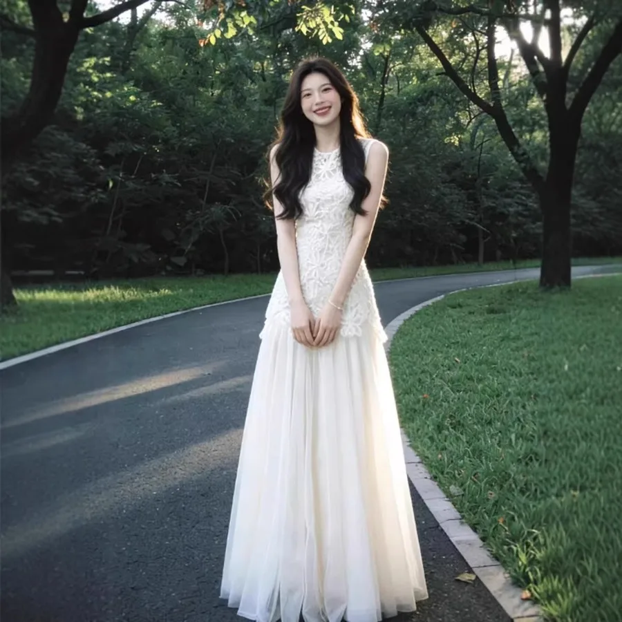 

【New Arrival】Women's White Lace Bodice Tulle Maxi Dress, Sleeveless Round Neck A-Line Formal Evening & Wedding Guest Gown