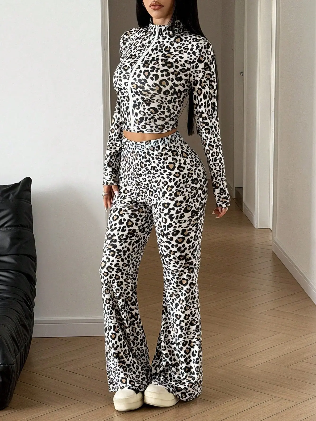 Sexy Leopard Print Zipper Long-Sleeved Low-Rise Flared Pants Set Autumn Trend Sleeve Skinny Peach Hip Hot Girls Fashion Overalls