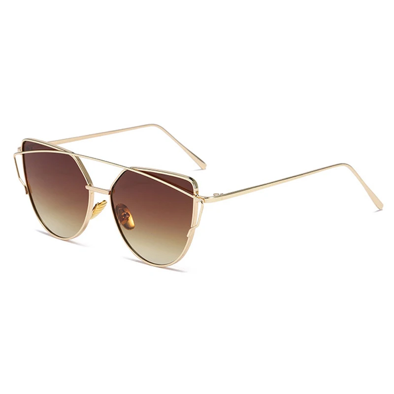 Occhiali da sole classici da donna Cat Eye Fashion Metal Big Cateye occhiali da sole femminili eleganti sfumature per le vacanze estive