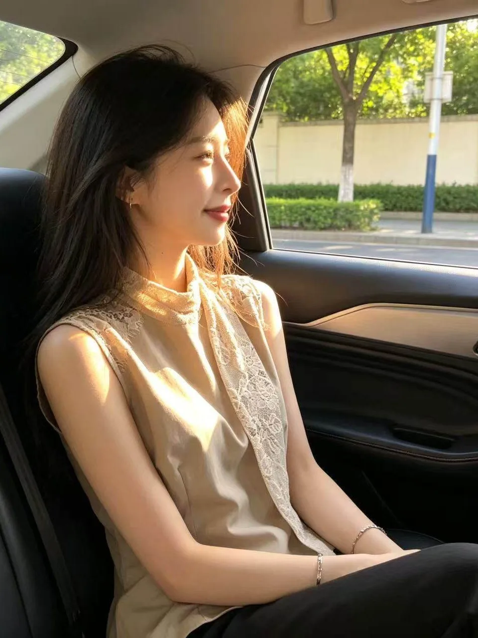 

Elegant Lace Sash Sleeveless Shirt Women's Summer Slimming Waist Design Cotton Polyester Blend Casual Office Wear