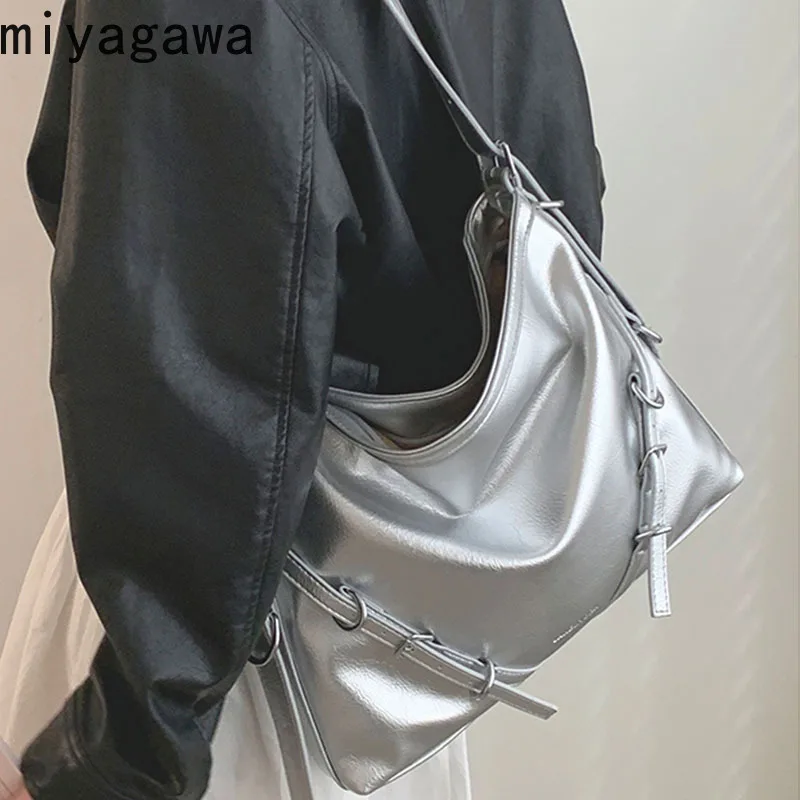 Miyagawa Metal Locomotive Crossbody Bag Women's New Fashion Korean Versatile Versatile One Shoulder Women's Tote Bag