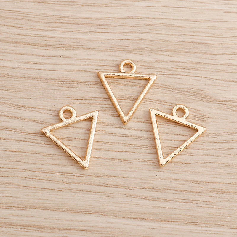 Tusember 20 Stück 20 x 18 mm vergoldete dreieckige Anhänger für Anhänger, Halsketten, Ohrringe, handgefertigter Schmuck, Zubehör, DIY-Handwerk – Detail 3