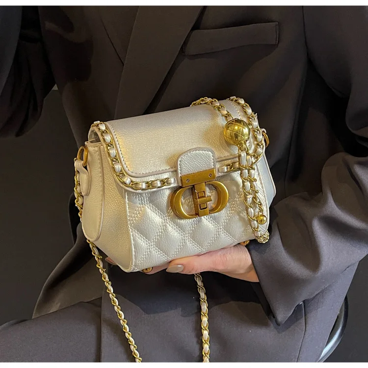 

2025 Spring/Summer Diamond Quilted Bag - Vintage Chain Strap Crossbody Purse, Elegant Shoulder Bag for Women