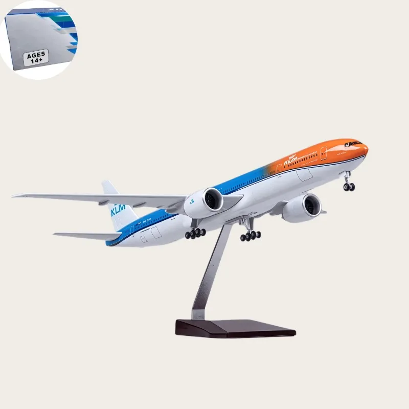 

Масштаб 1:157 B777 Самолет Нидерланды KLM Air Airlines Модель с подсветкой и колесом Литая под давлением смола Коллекция самолетов Дисплей Подарки