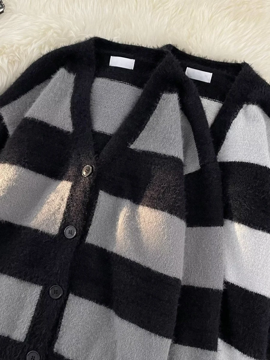 

Вязаный кардиган с V-образным вырезом в полоску, модный, высококачественный, универсальный дизайн, для весны и осени, в американском повседневном стиле