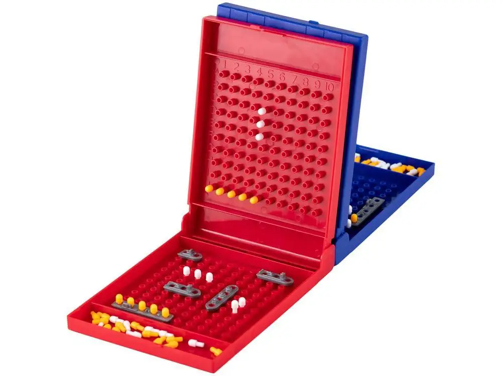 معركة لعبة صغيرة في ألعاب البحر