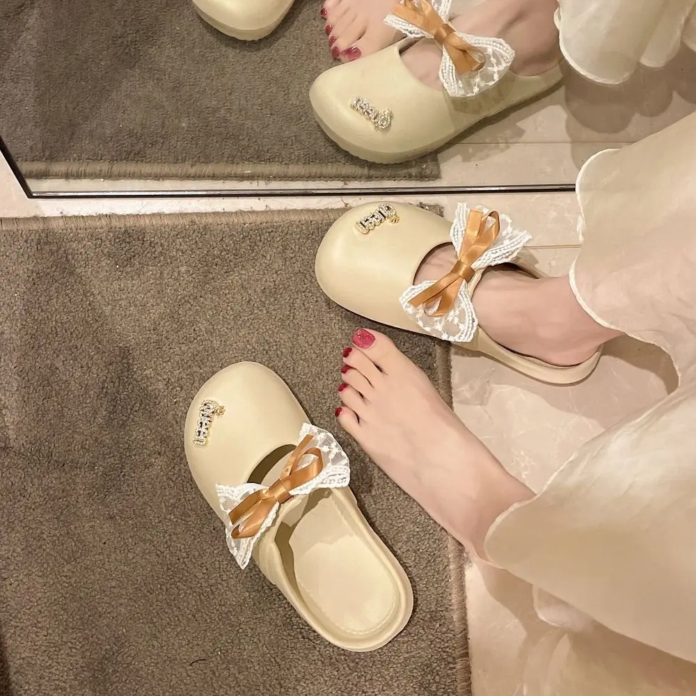 

Elegant Anti Slip Lace Bow Slippers Rhinestone EVA Slides Sandals Soft Soled Outer Wear Shoes Platform Slippers Women Summer