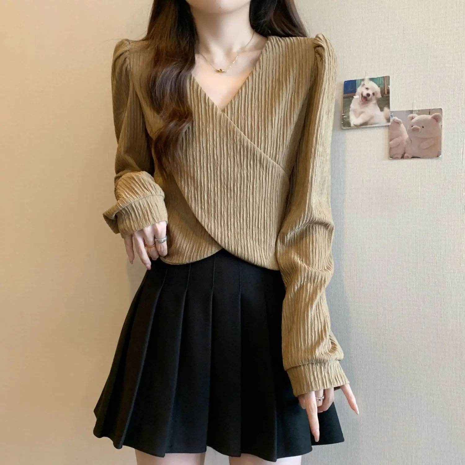 

Long Sleeve Shirts Women Cotton Button Down Tops Lantern Sleeves Pleated Hem Slim Fit Feminine Retro French Style Spring Outfits